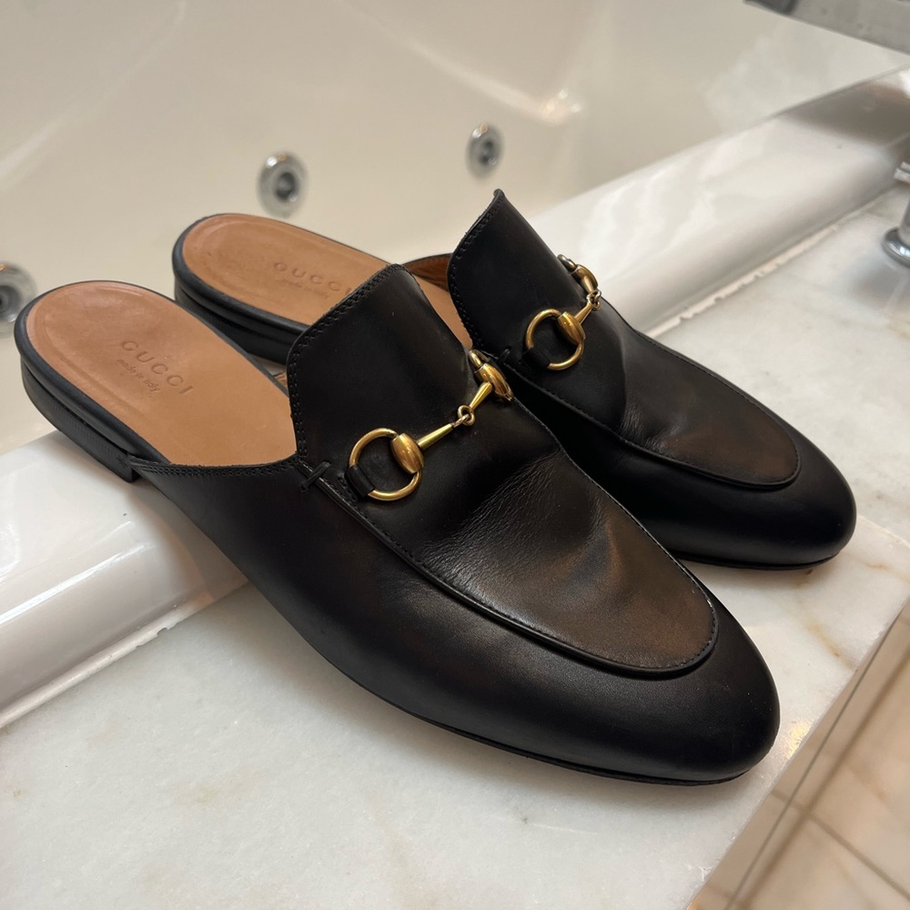 Gucci mule slides size 39. Barely worn
